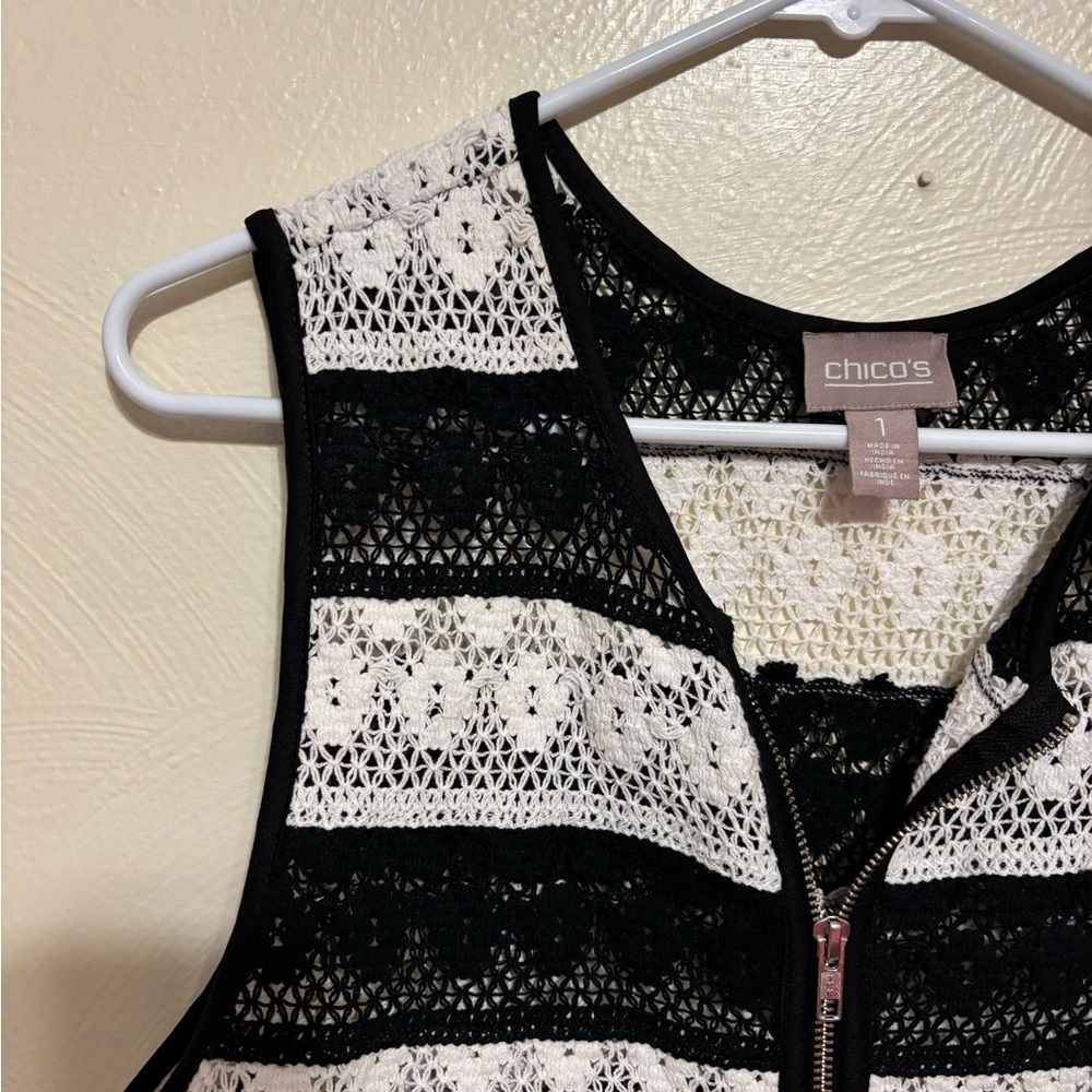 Chico’s Black White Crochet Lace Zip Front Vest Size 1 Cotton - Picture 7 of 9